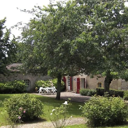 Holiday home Maison Desbarrats Baurech